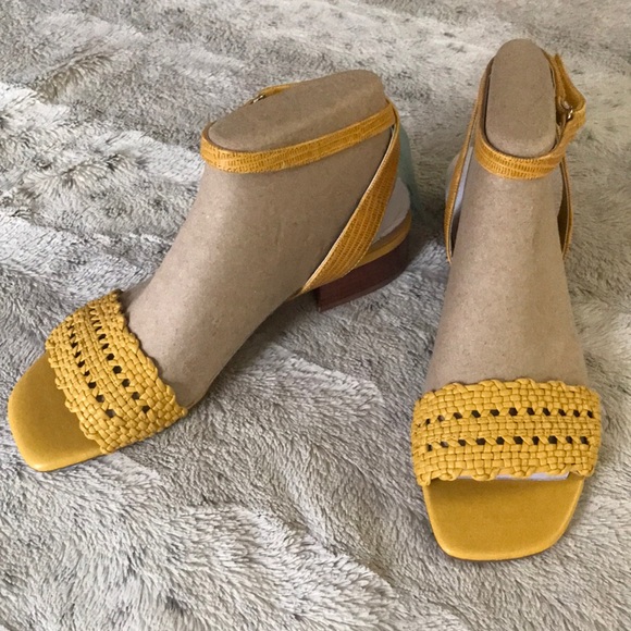 Yellow snake print woven ankle strap sandals 7.5 mustard python evolve NEW 🐍 - Picture 1 of 11
